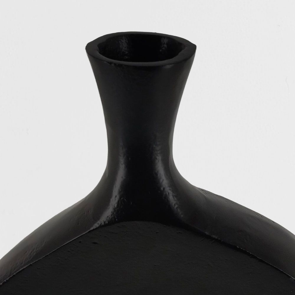 Vază decorativă NALENA din aluminiu negru mat, 28 x 5 x 61 cm