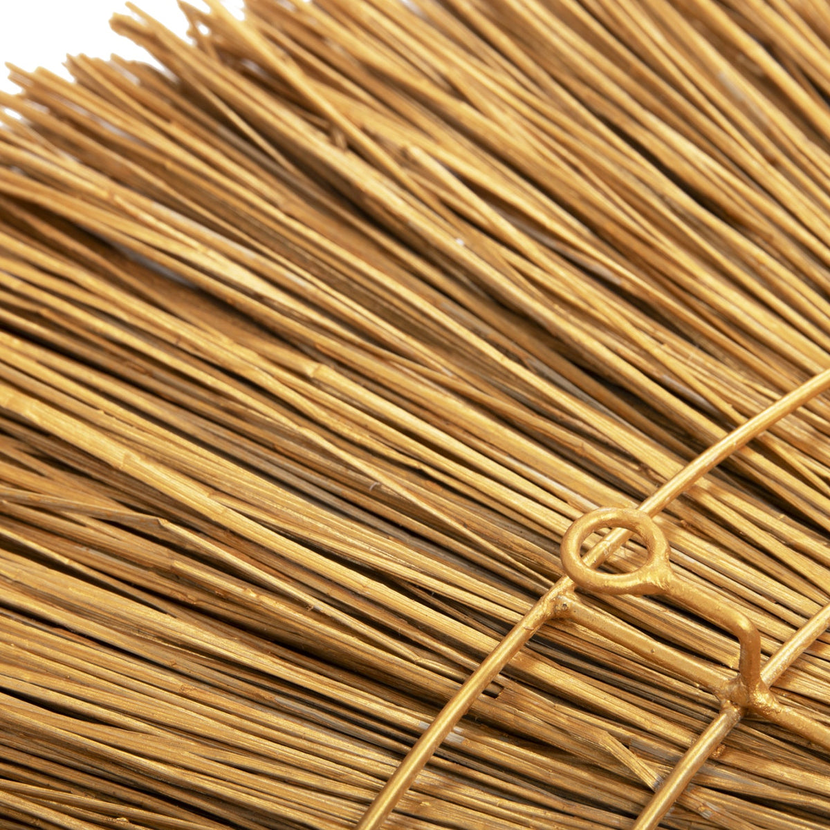 Oglindă VARMALO cu ramă din abaca neagră și iarbă Mendong aurie, diametru 105 cm