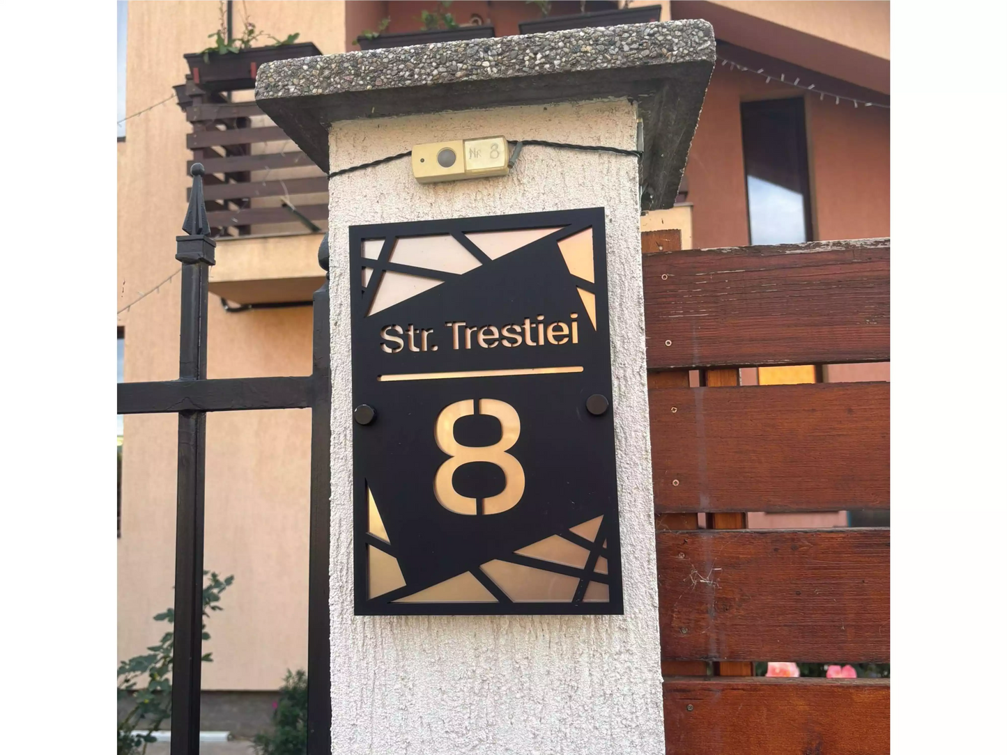 plăcuță număr casă personalizată acrilic negru și perlă, număr casă personalizat elegant rezistent exterior, plăcuță număr poartă acrilic premium