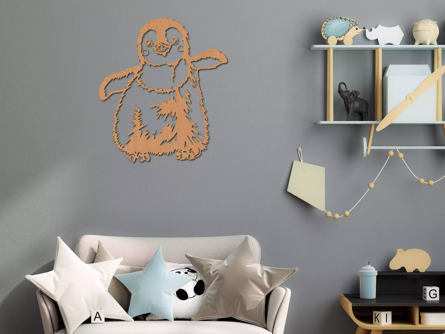 Pinguinul Zbârlit - Decorațiune Perete Fibre Lemn