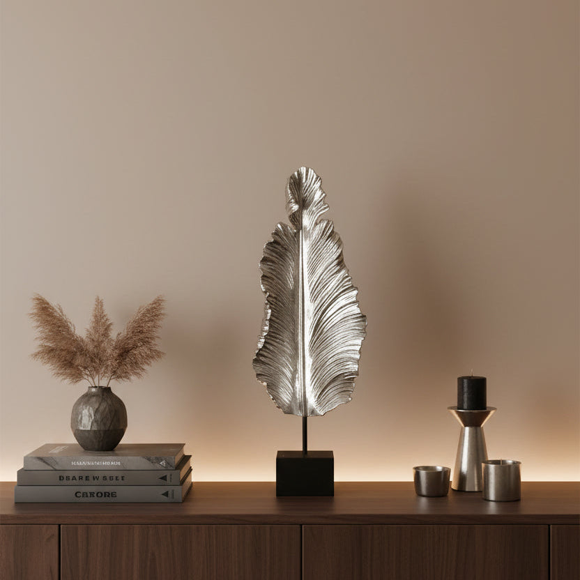 Totem decorativ SOFENA din polirășină cu bază din lemn, 24 x 12 x 62 cm