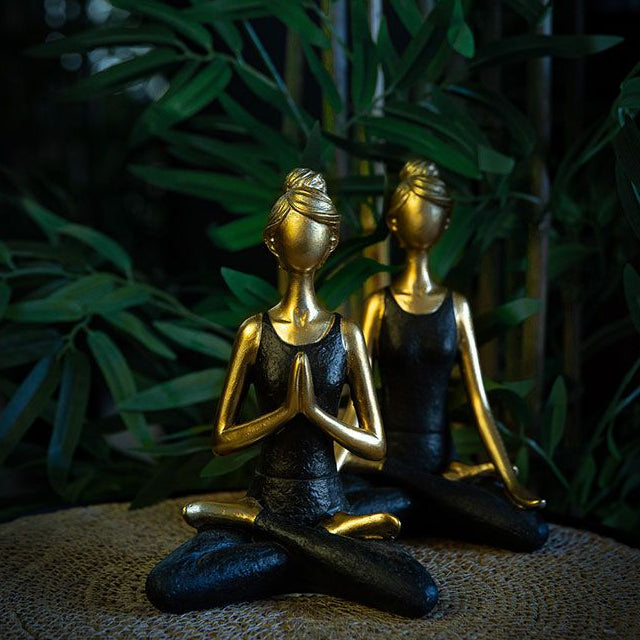 Figurină decorativă HABENA YOGA A din poliresină, auriu și negru, 14x9x20 cm