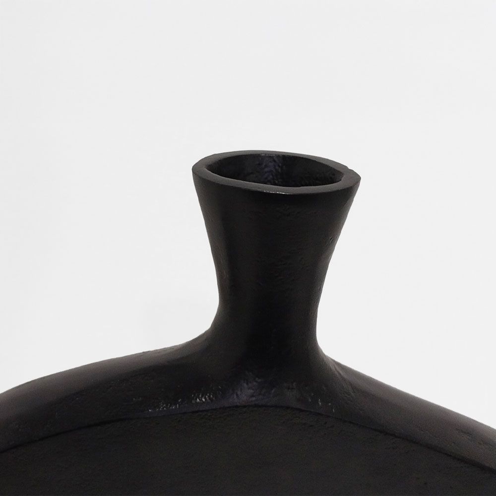 Vază decorativă NALENA din aluminiu negru, 37 x 6 x 50 cm