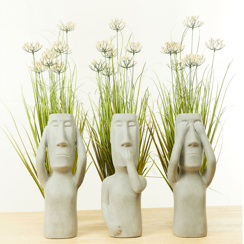 Figurină decorativă OMELDA EYES din piatră artificială gri, 19 x 18 x 51 cm