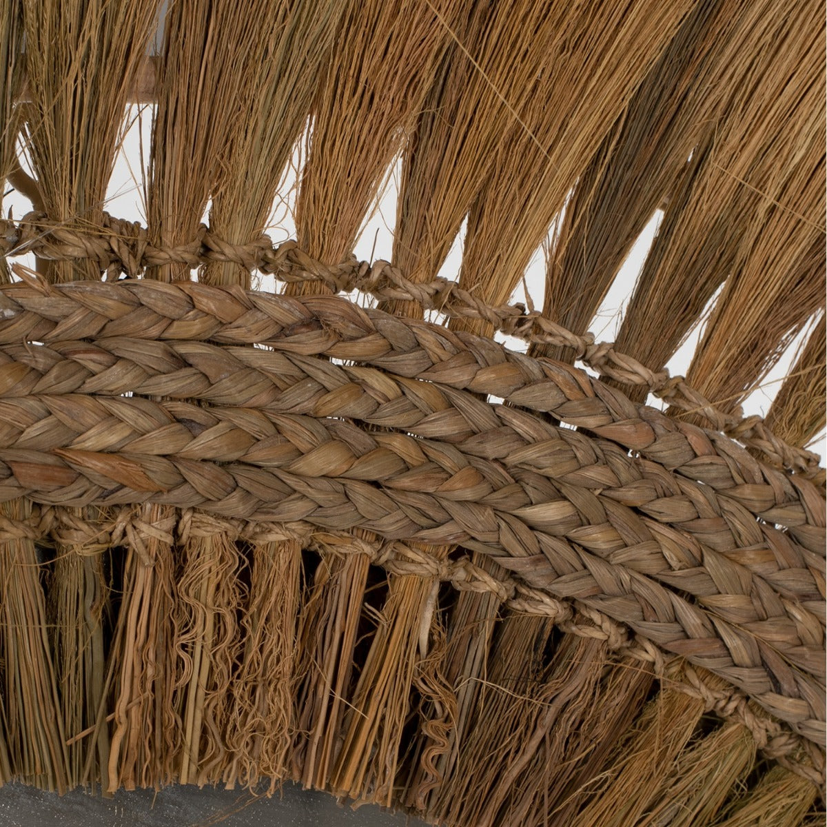 Oglindă HOLMAR cu ramă din fibre Rayung Grass, diametru 130 cm