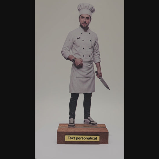 Transformă orice fotografie într-un Mini-Tu personalizat in fotograf de 15 cm. Realizat 2D cu efect 3D, ideal pentru cadouri unice și memorabile.