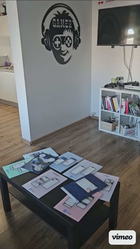 Personalizează mini-tablourile tale. Tablourile sunt realizate din plexiglas, având un efect elegant de reflexie a luminii.
