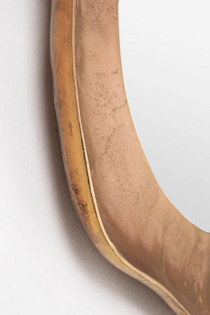 Oglindă de perete ASMITA BRASS din aluminiu placat cu alamă, 43 x 40 cm